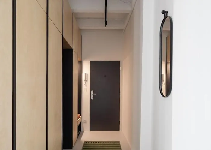 Apartment Urban Haven In Center With Free Parking *