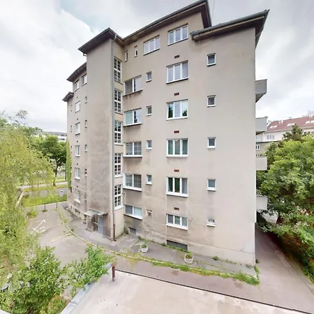 Urban Haven In Center With Free Parking * Братислава