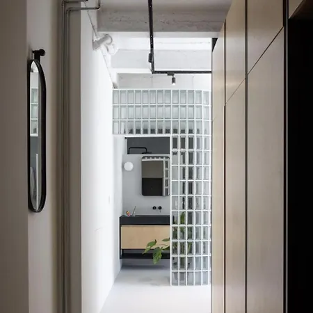 Apartamento Urban Haven In Center With Free Parking